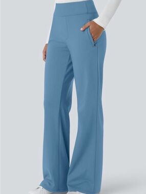 Halara Flex™ DayStretch Mid Rise Side
Zipper Pocket Work Flare Pants size large